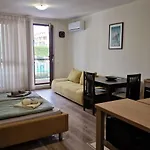 Sarafovo Deluxe * Μπουργκάς