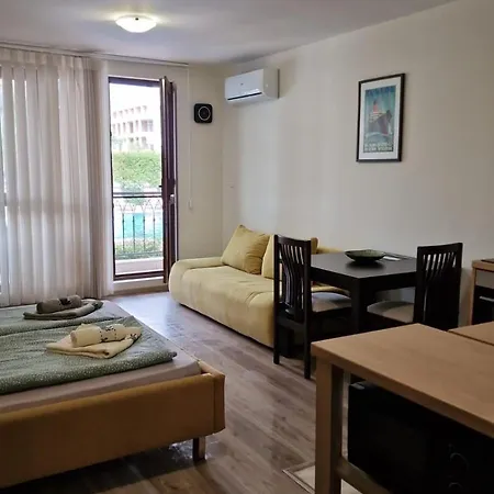 Sarafovo Deluxe * Burgas Stad