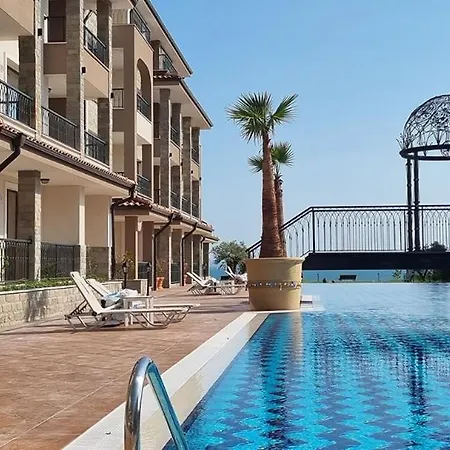 Sarafovo Deluxe * Burgas Stad