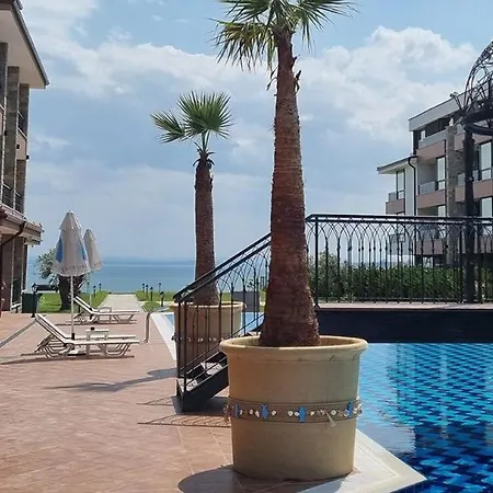 Sarafovo Deluxe * Burgas