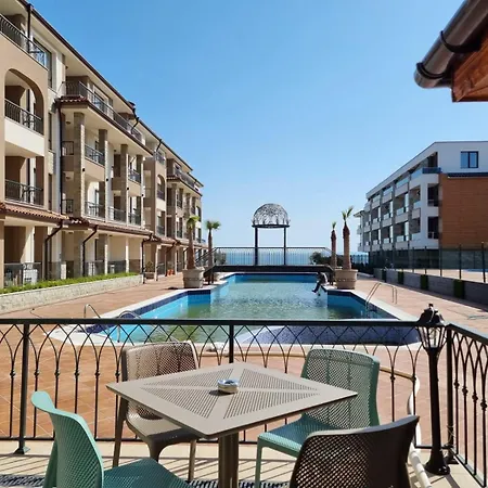 Sarafovo Deluxe Apartment